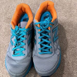 Size 10 new balance sneakers women’s